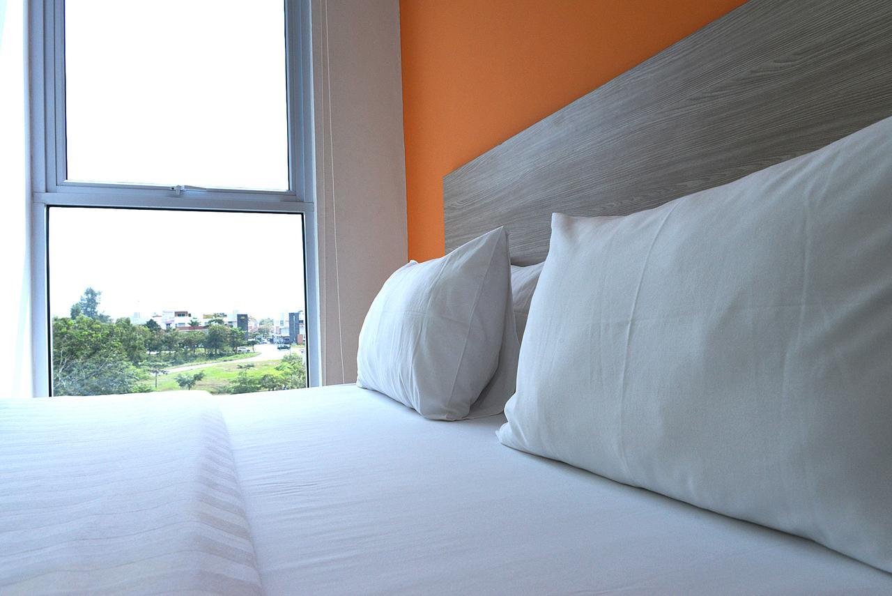 Fresh One Hotel Batam Экстерьер фото